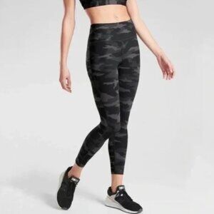 Athleta Ultimate Camo 7/8 Tight